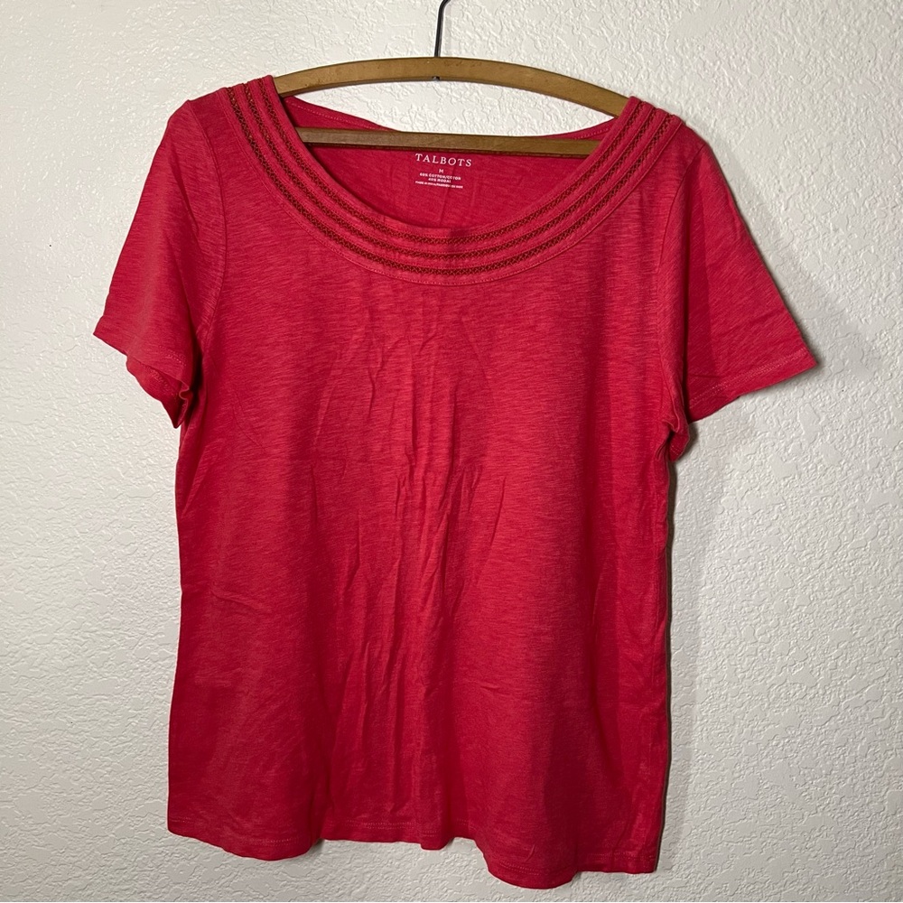 Talbots Red Women's Tee With Neck Detailing Size Medium